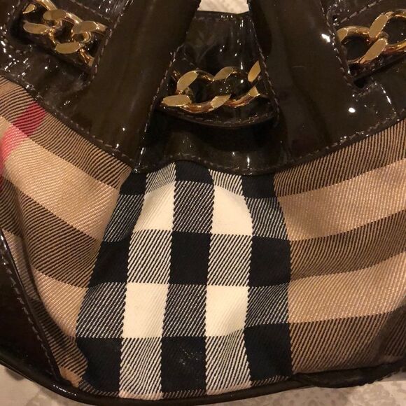 BURBERRY Prosum Brown Patent & Plaid Canvas Chain Link Shoulder Bag - Picture 4 of 11